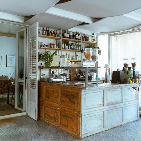 Artisan Maison Guest house 4*