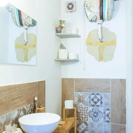 Artisan Maison בית הארחה